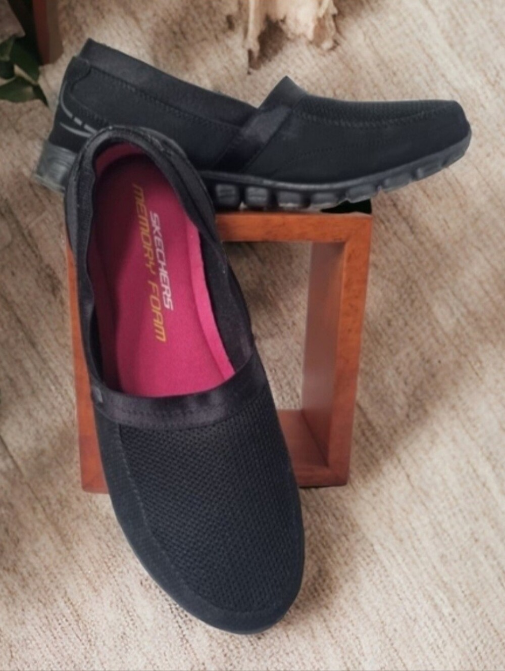Skechers Ez Flex 'Take It Easy' Women's Black Slip-On Memory Foam Loafers Size 8